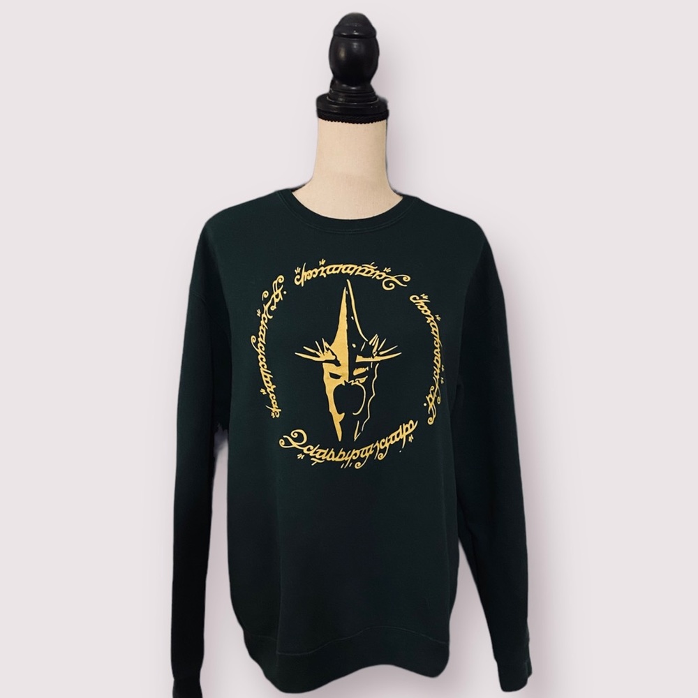⚠️SOLD⚠️ BOXLUNCH || LORD OF THE RINGS WITCH-KING CREWNECK